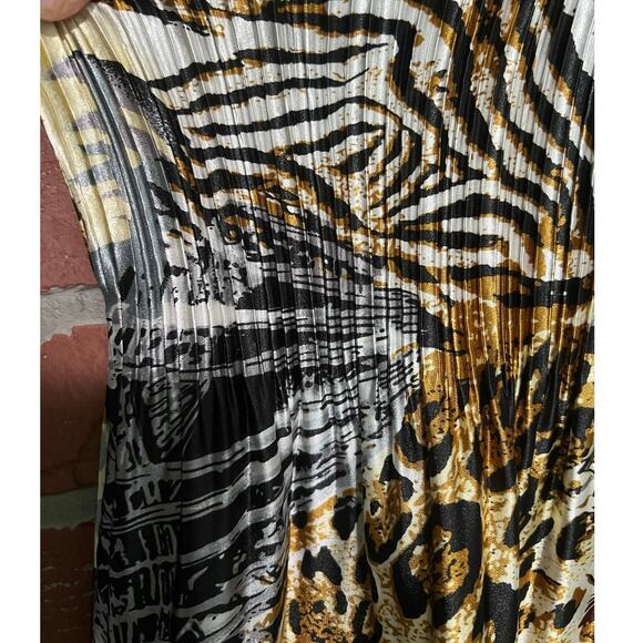 Abstract Animal Print Pleated Stretch Top - Picture 4 of 7